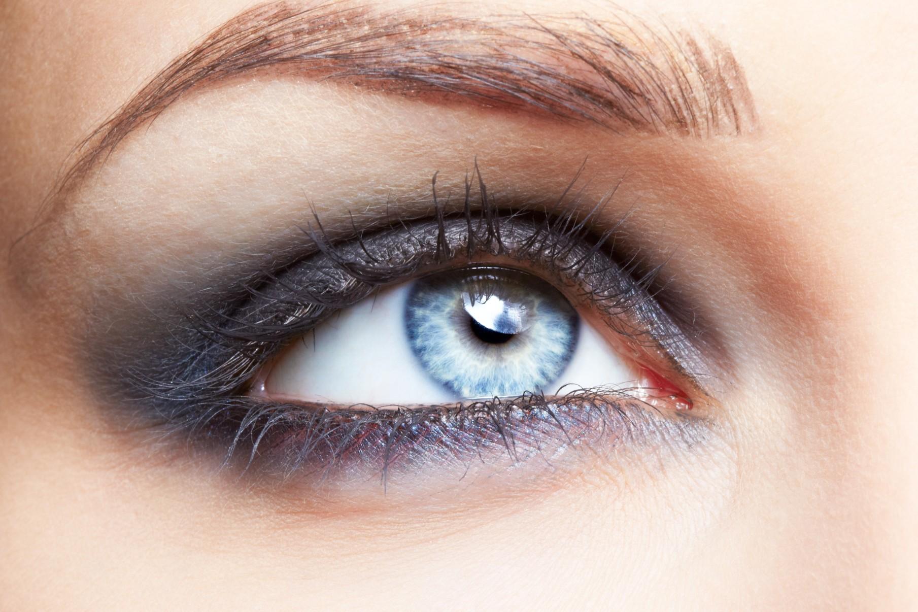 8 regole di make-up per chi porta le lenti a contatto