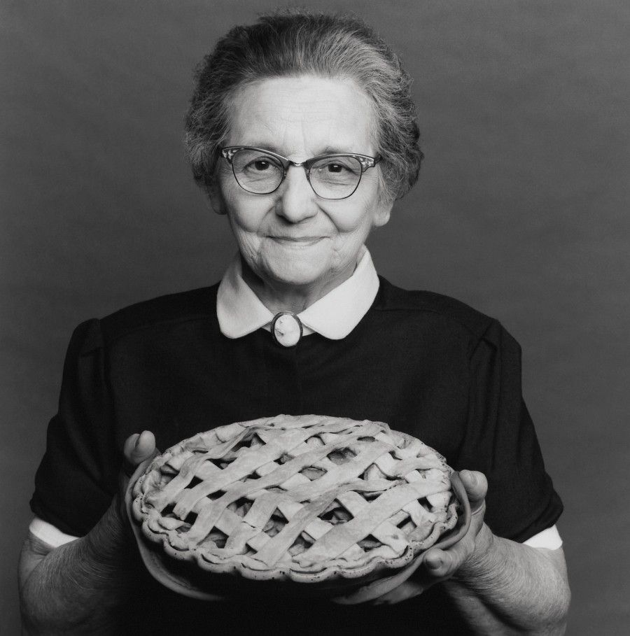 Grandmother holding homemade pie --- Image by © 2/Headhunters/Ocean/Corbis