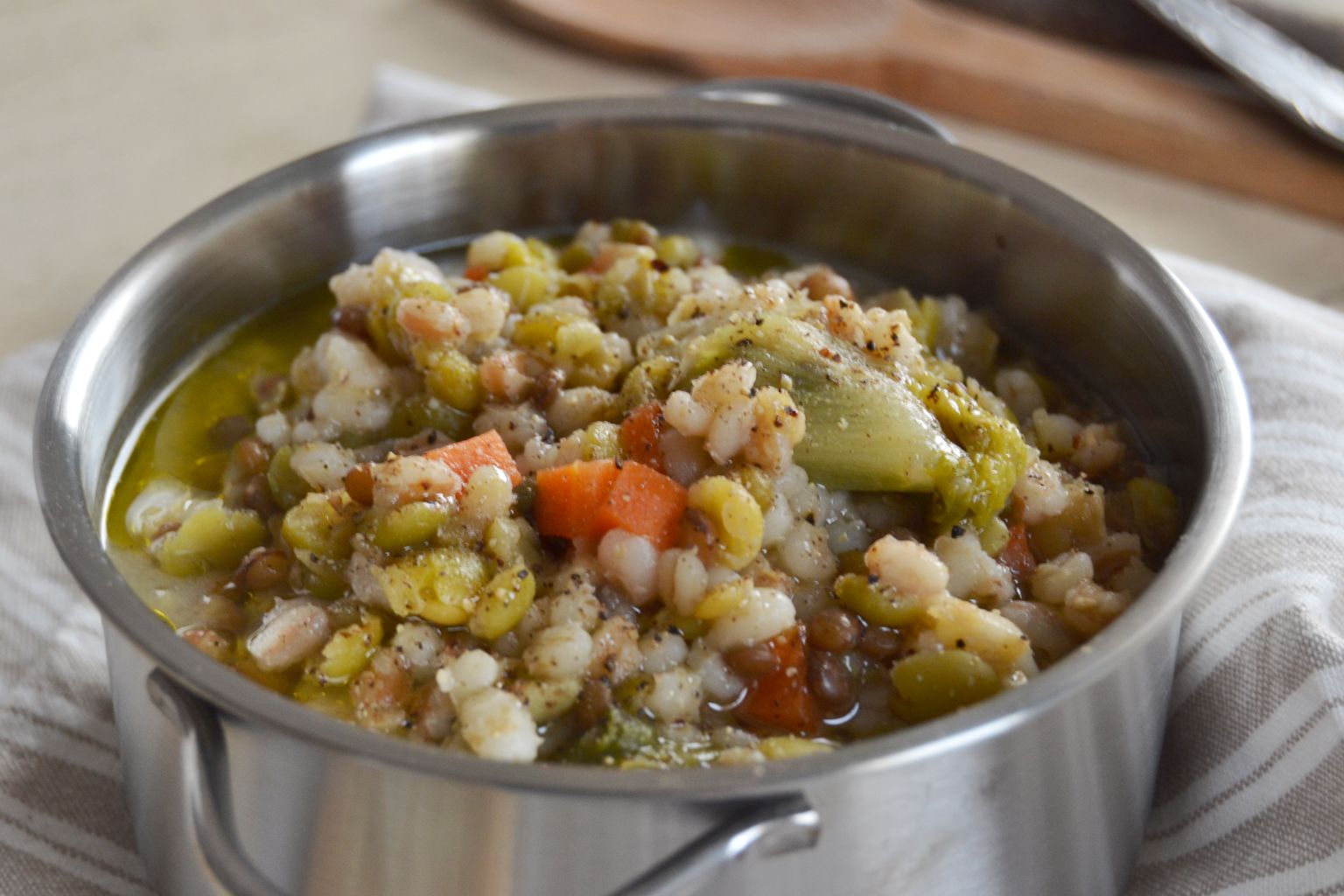 Zuppa di cereali e scarola