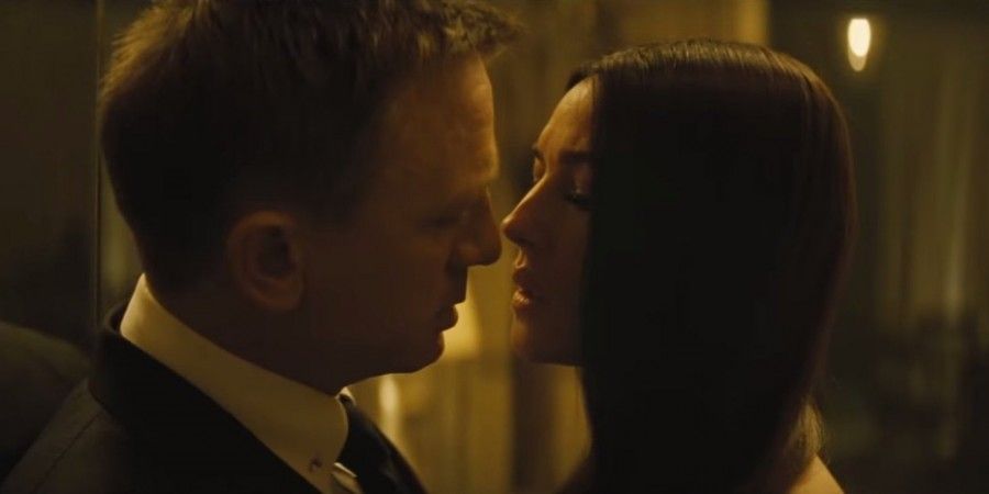 Daniel Craig e Monica Bellucci in Spectre