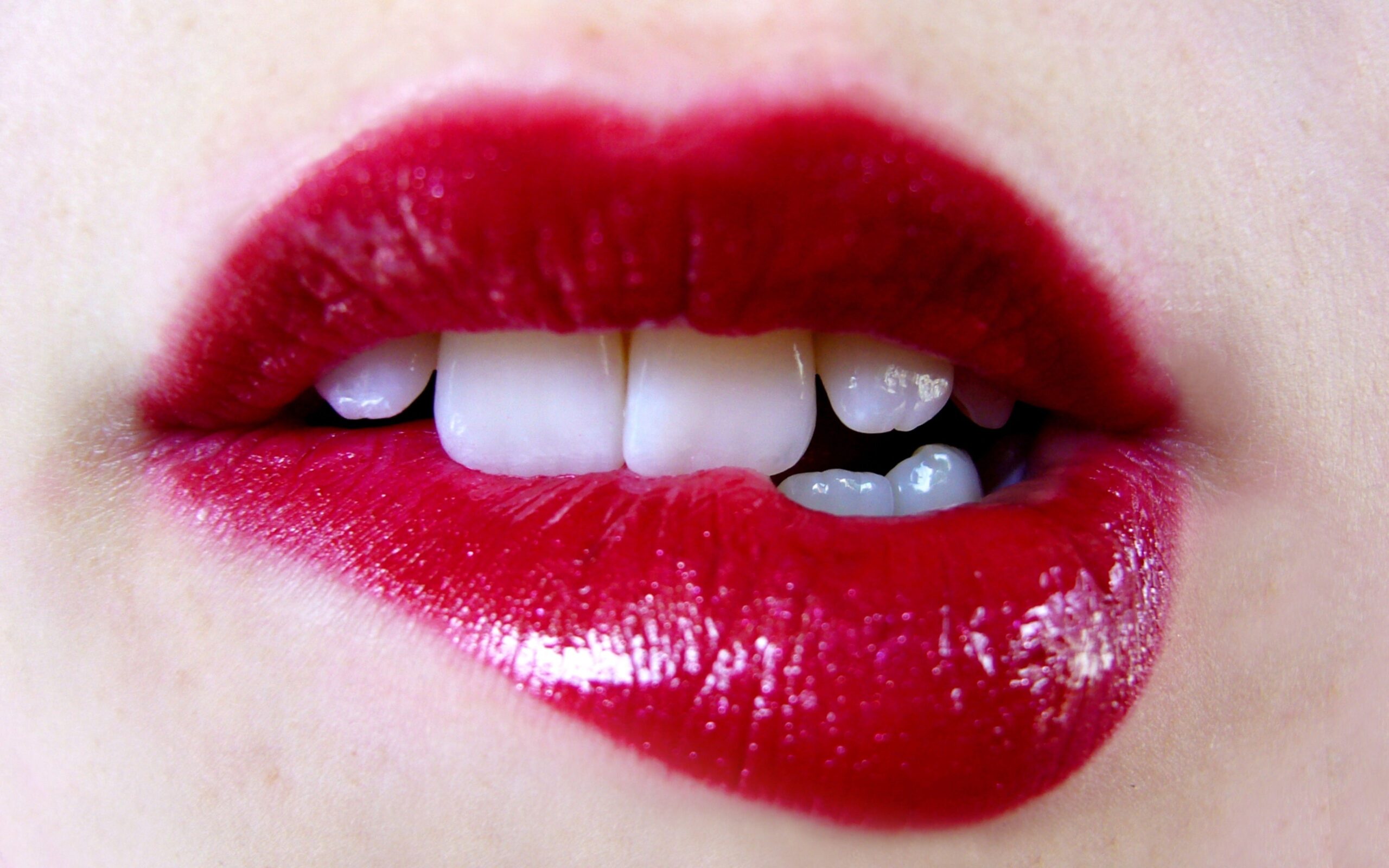 Сладкими губами. Красивые женские губы. Сладкие губы. Чувственные губы.