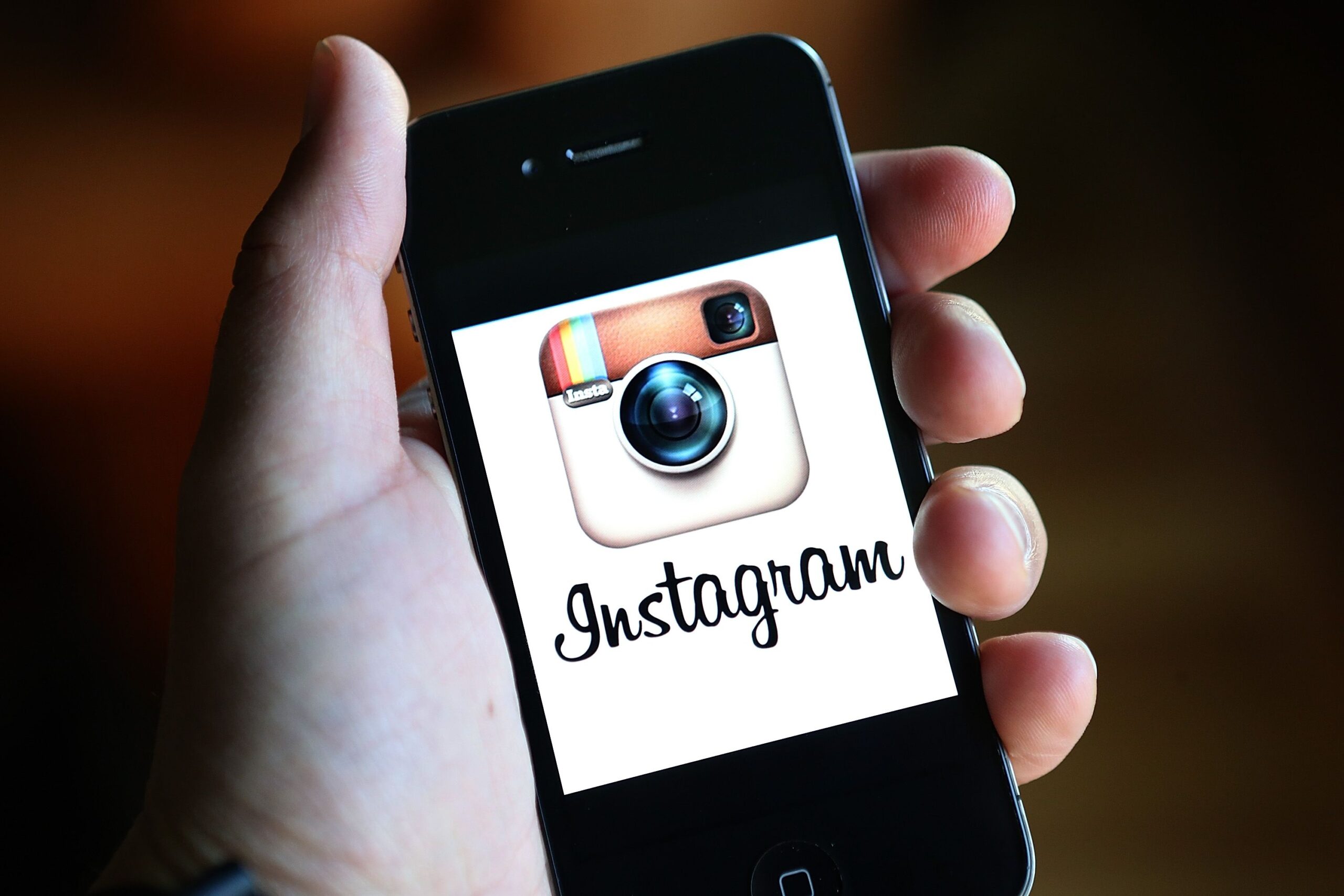 Se salvate le foto da altri account Instagram, sappiate che lo scopriranno