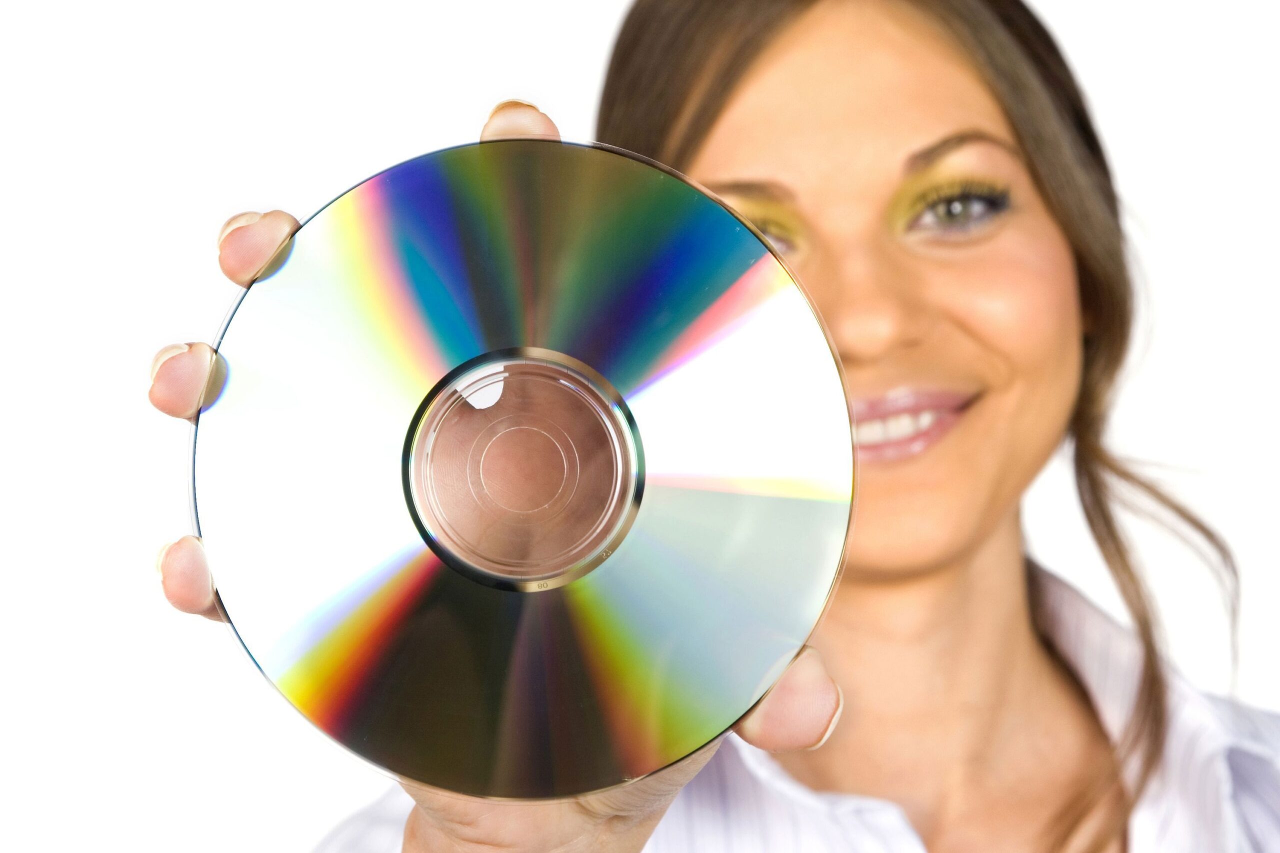 DIY: come usare i cd per creare decorazioni da parete (video)