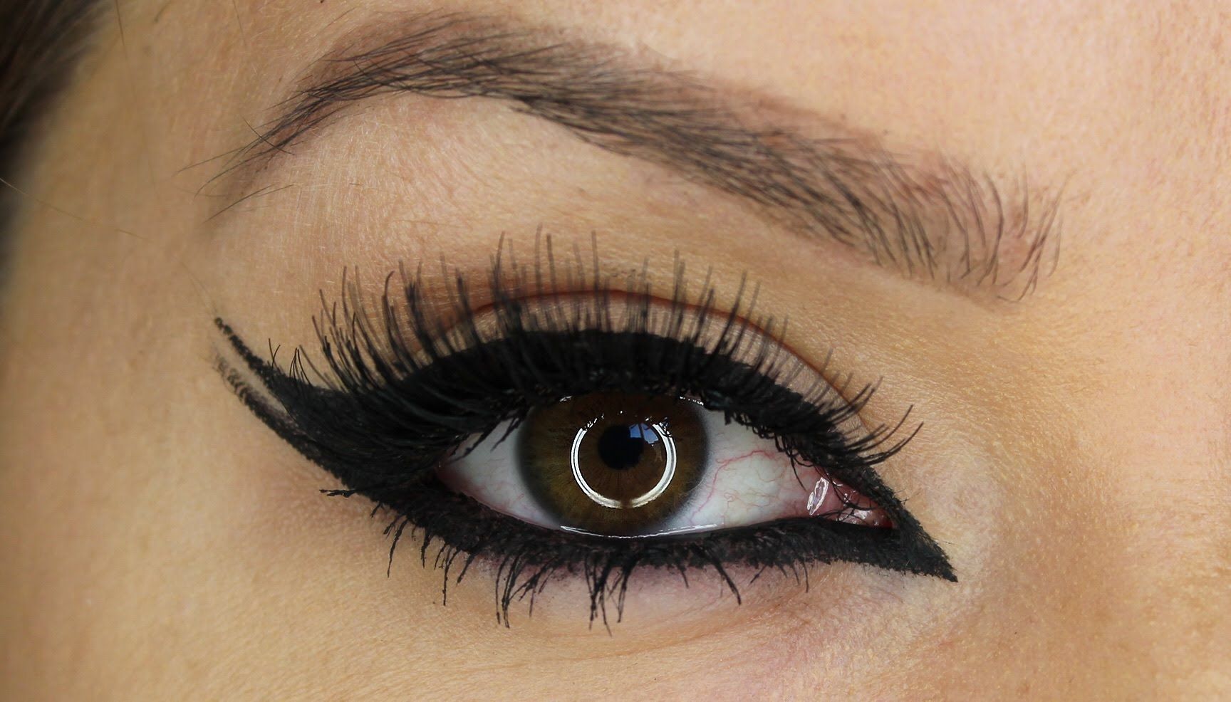 9 modi per mettere l’eyeliner: il video