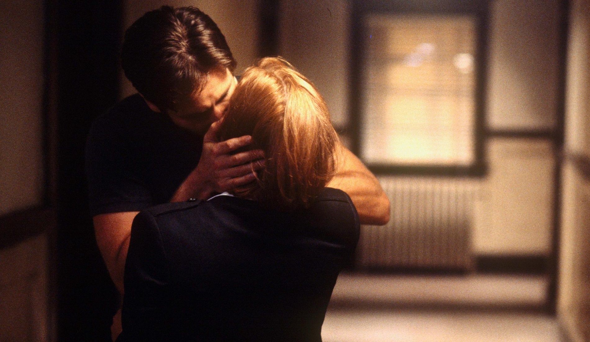 X-Files, il bacio tra Mulder e Scully in un video tutto da ridere