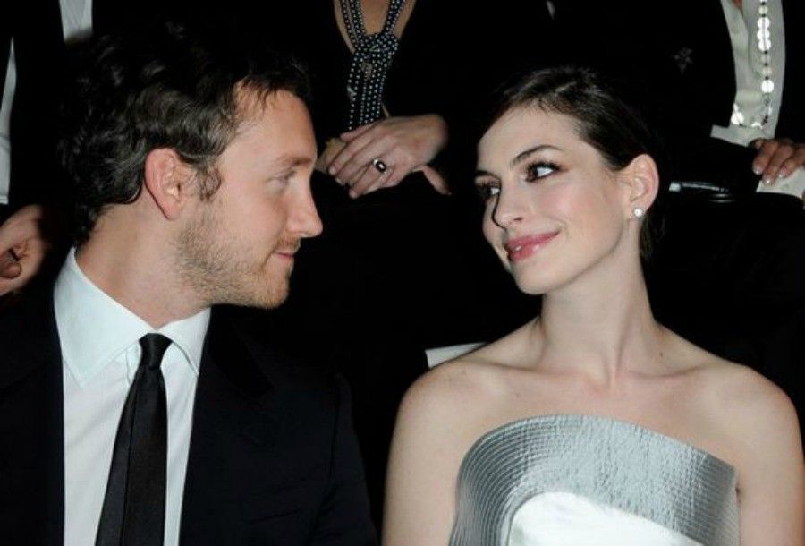 Anne Hathaway e Adam Schulman