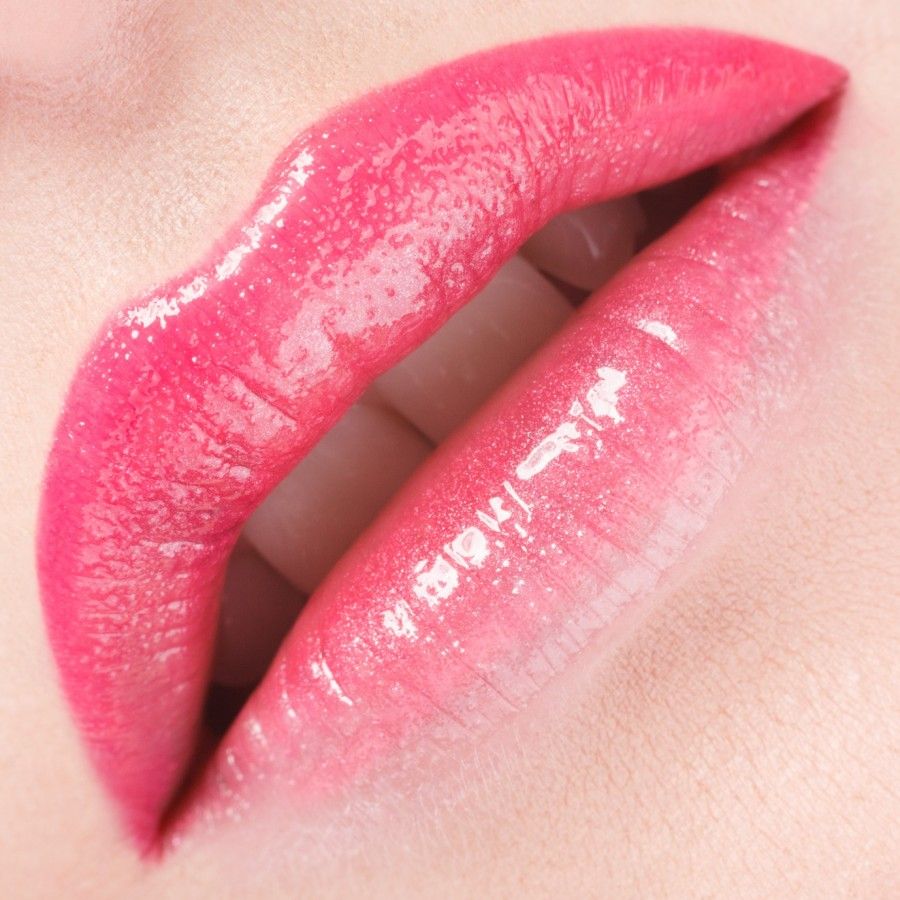 Glamour pink lips