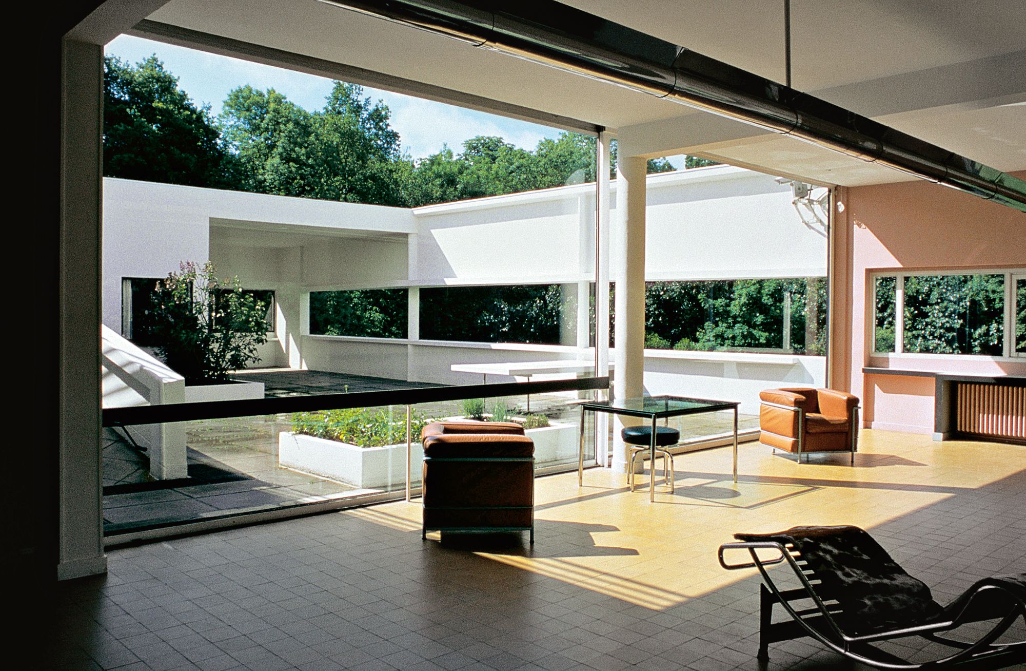 Ville-Savoye-di-Le-Corbusier-2