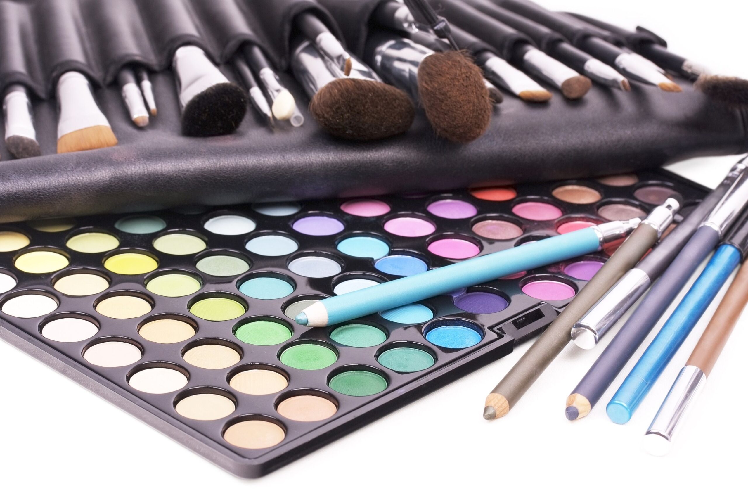 DIY: come creare contenitori per il makeup (video)