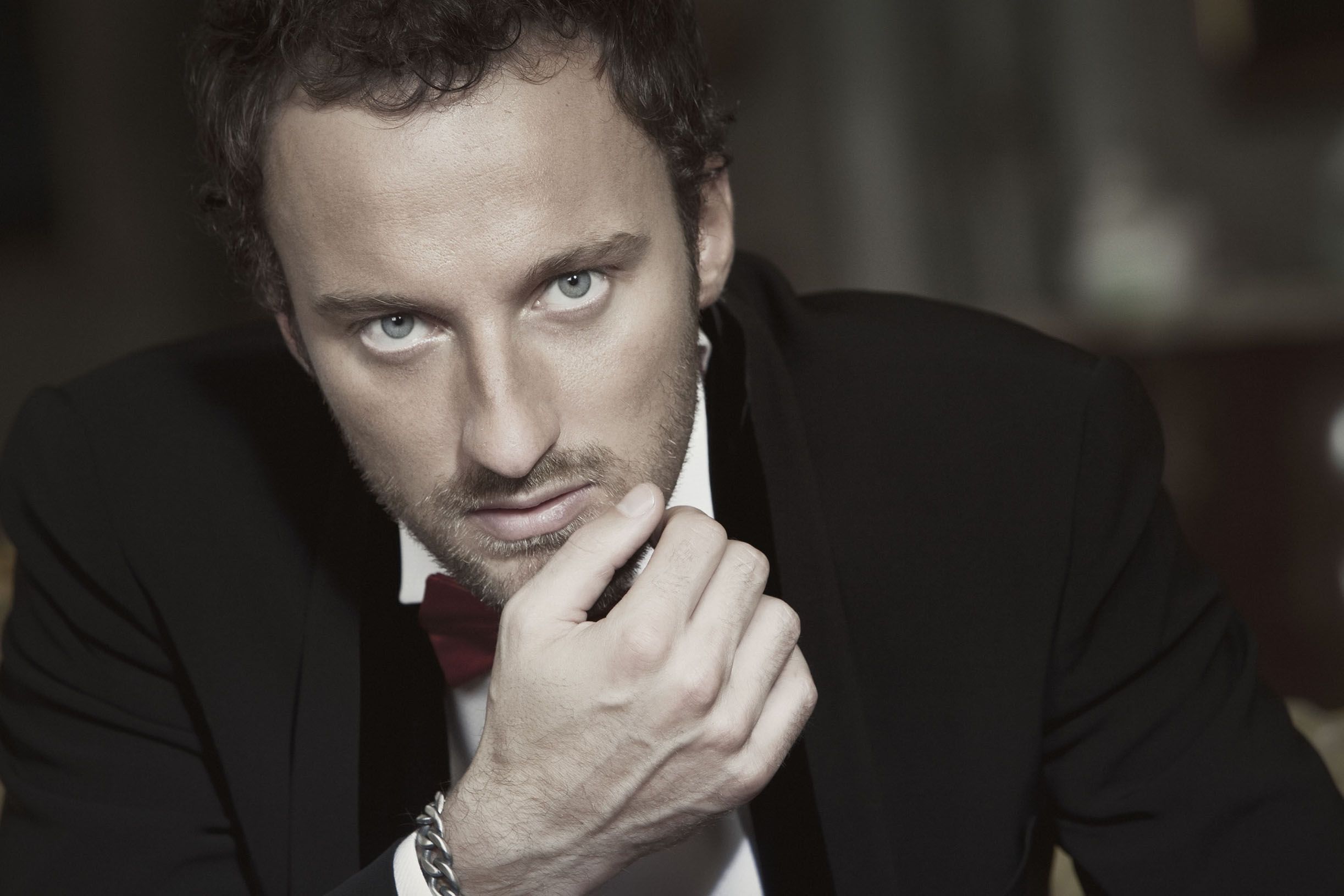 Dj Francesco e il tweet sui gay: la polemica durante il Festival di Sanremo