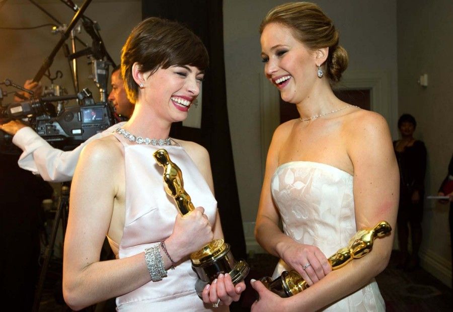 jennifer-lawrence-anne-hathaway