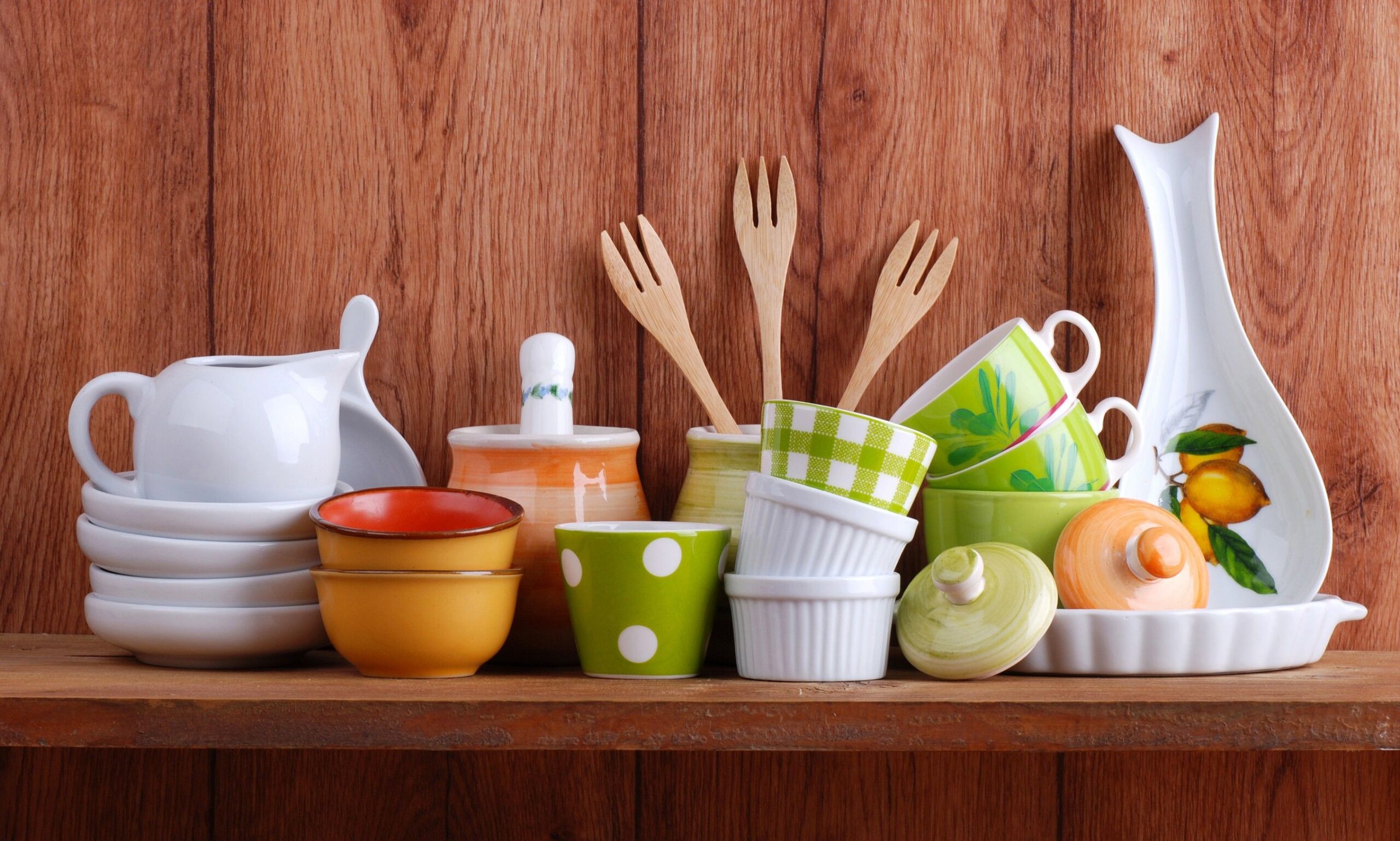 11 cose da buttare via subito per fare spazio in cucina