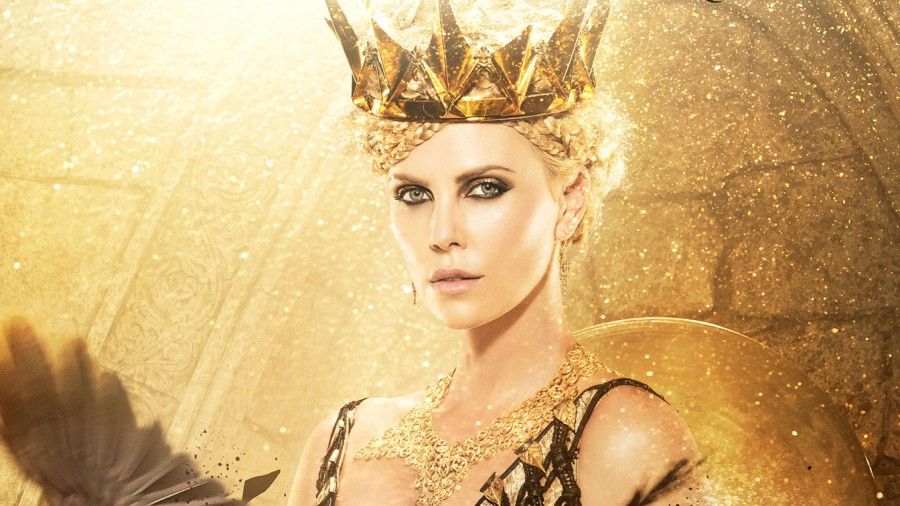 charlize-theron-il-cacciatore-e-la-regina-di-ghiaccio