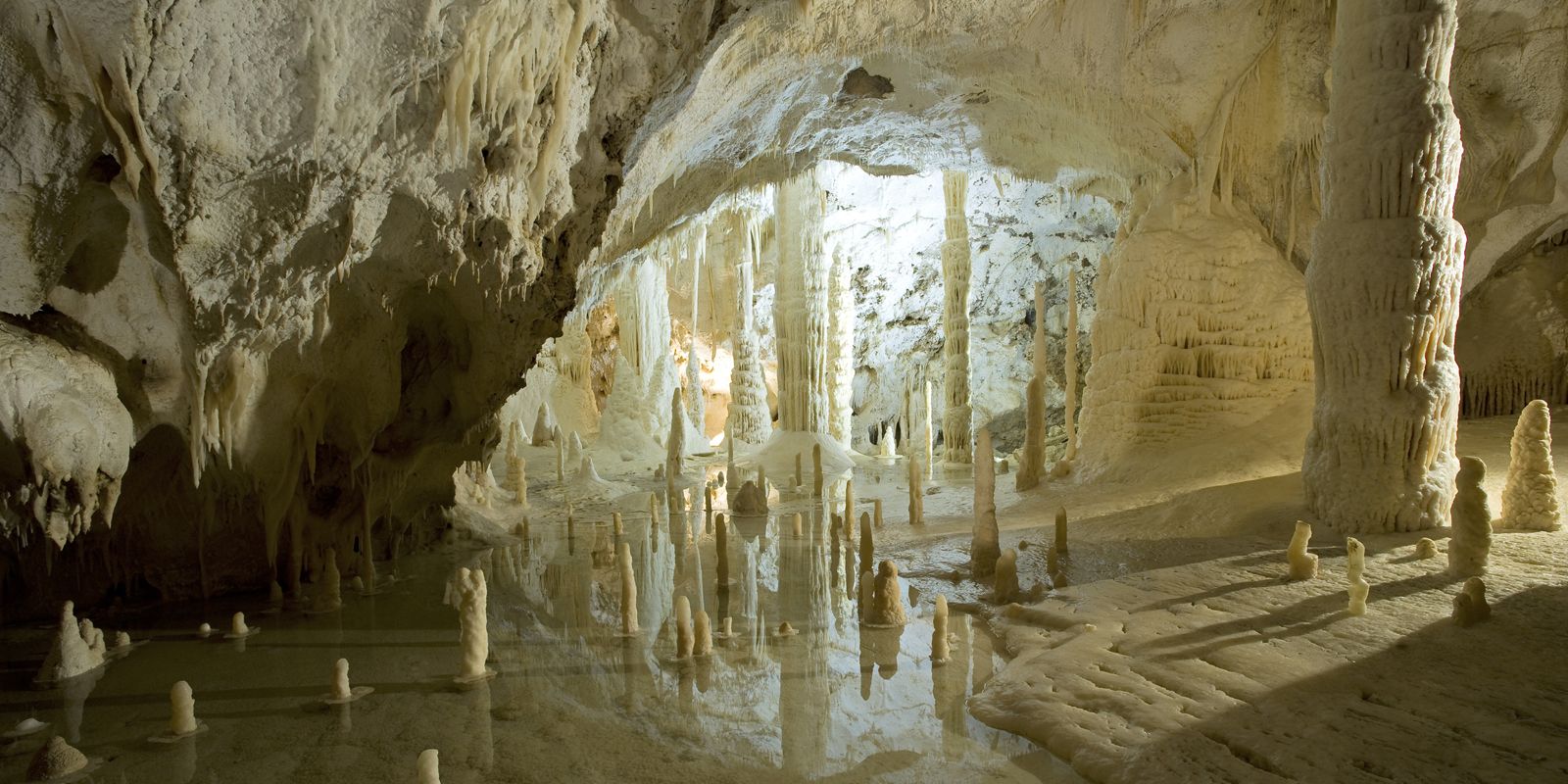 grotte-di-frasassi