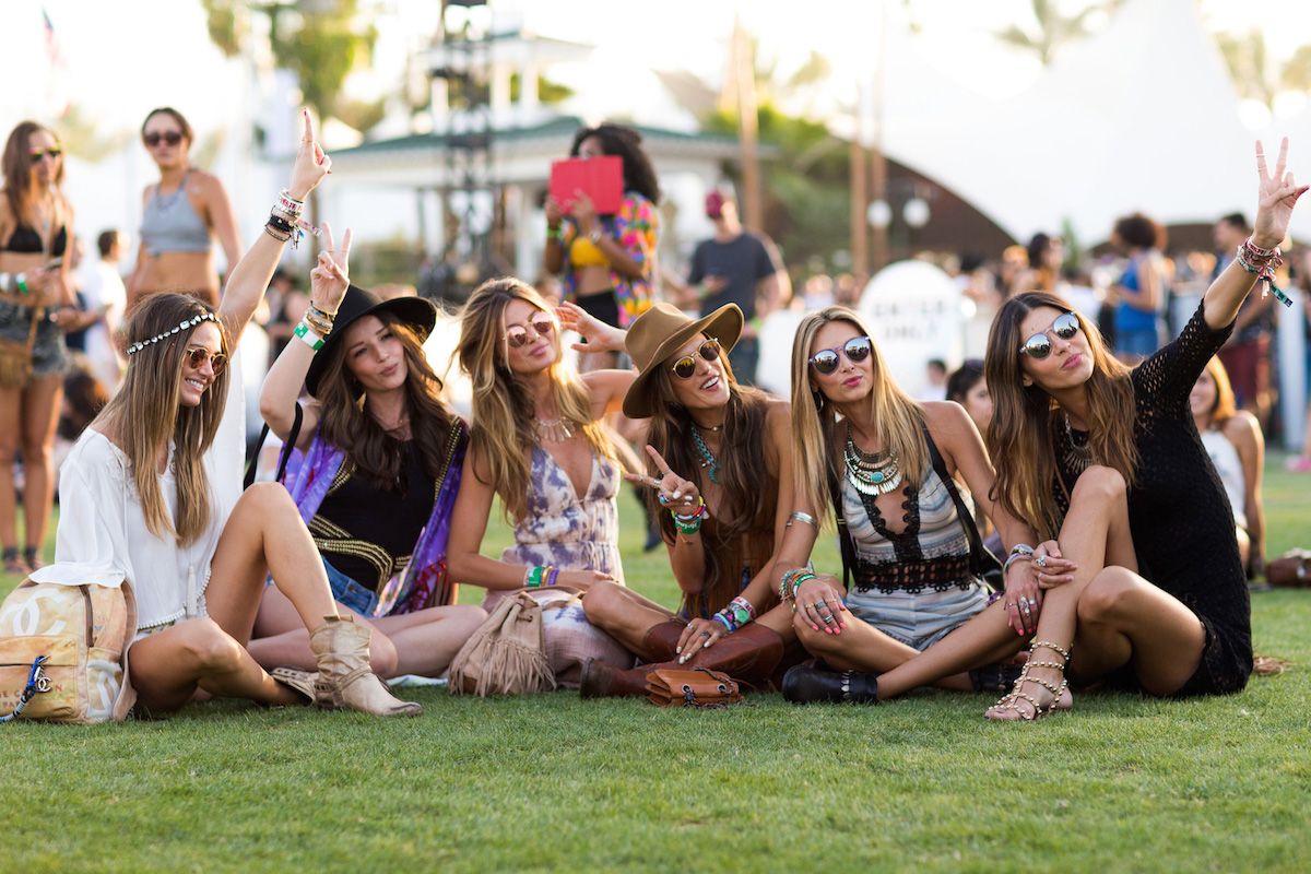 Come ricreare lo stile Coachella in città? 5 idee di look da copiare subito