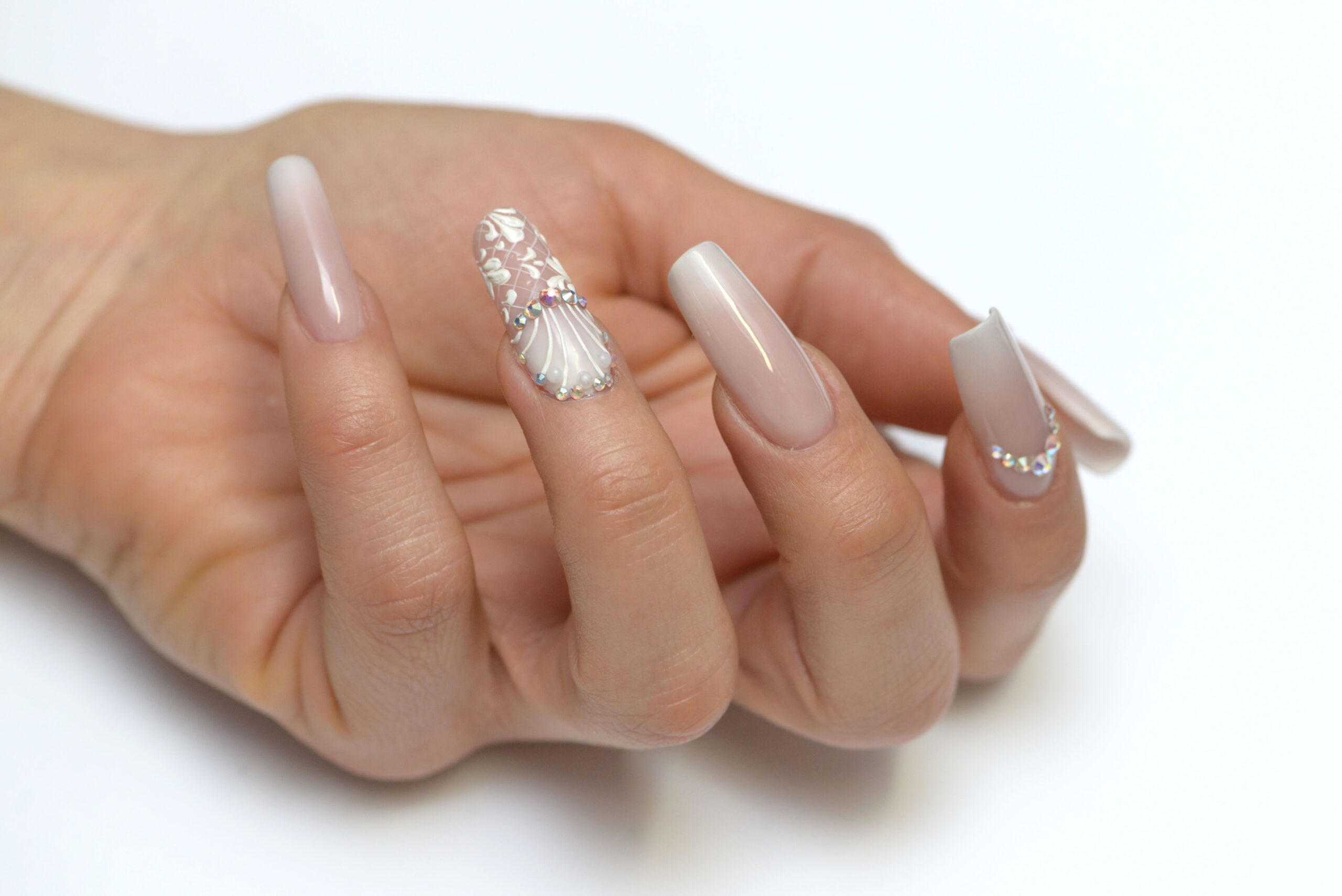 Baby boomer: la nuova tendenza della french manicure