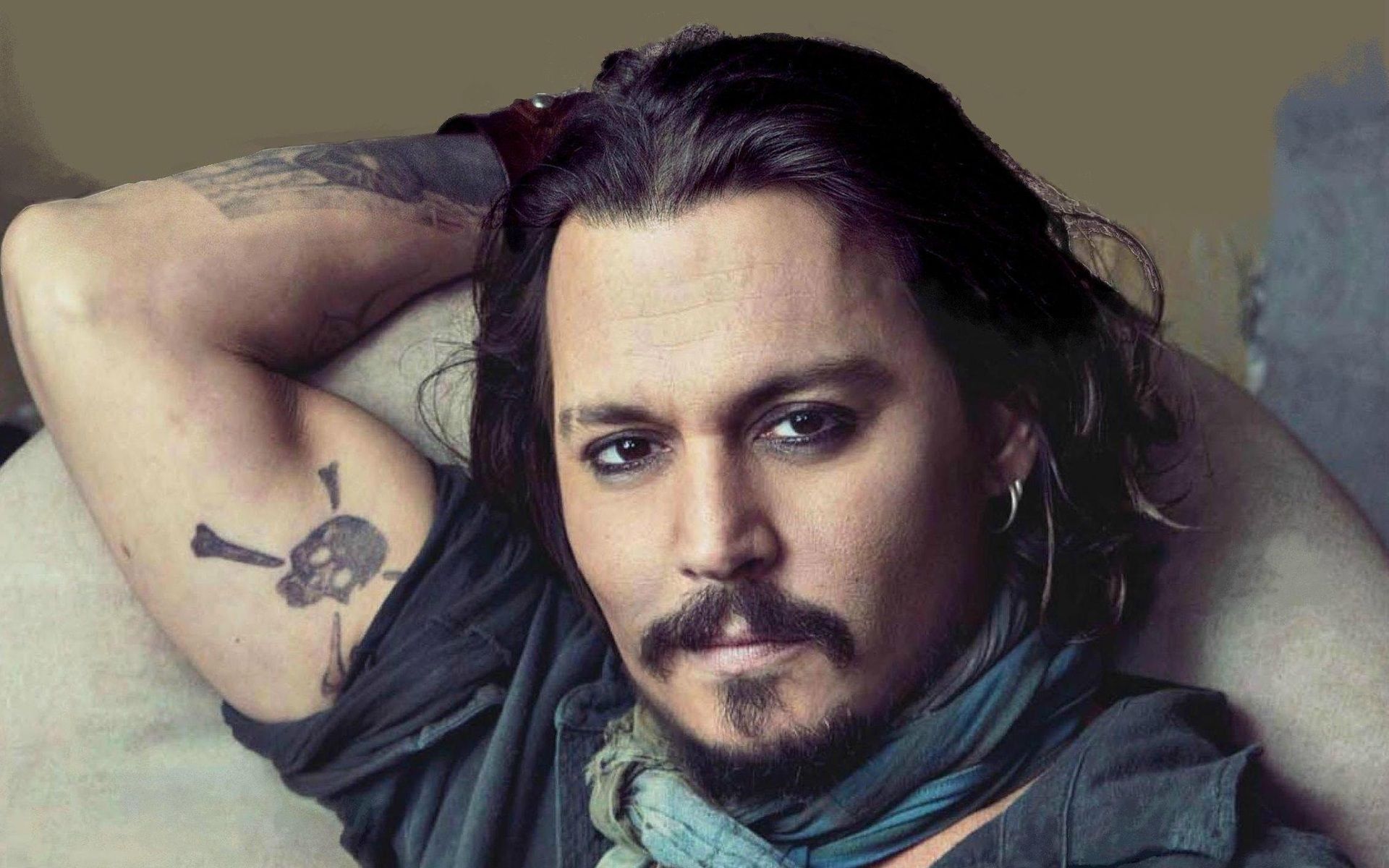 Cosa ha combinato Johnny Depp davanti a Pink?