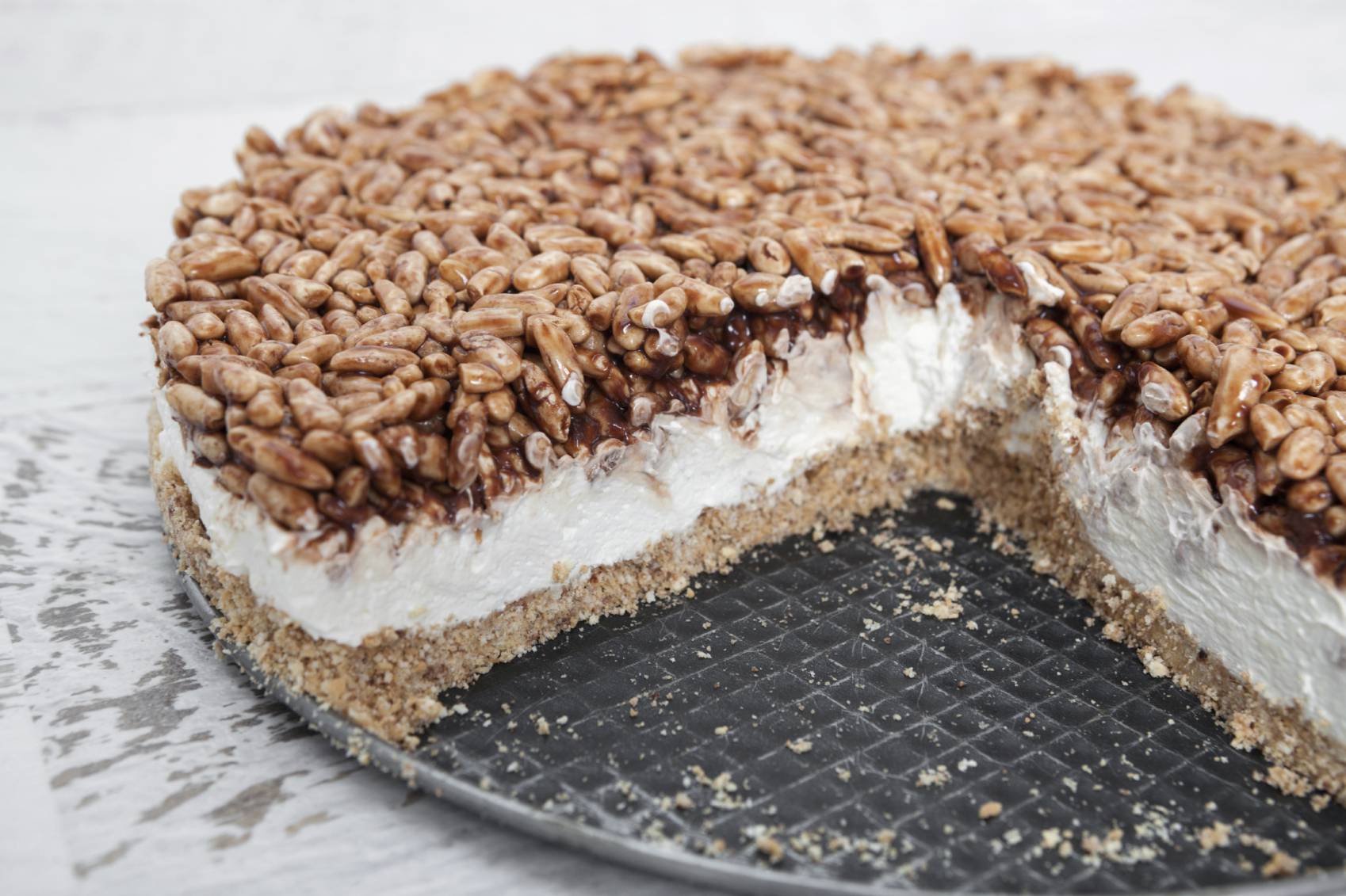 La golosa ricetta della cheesecake al riso soffiato e Nutella