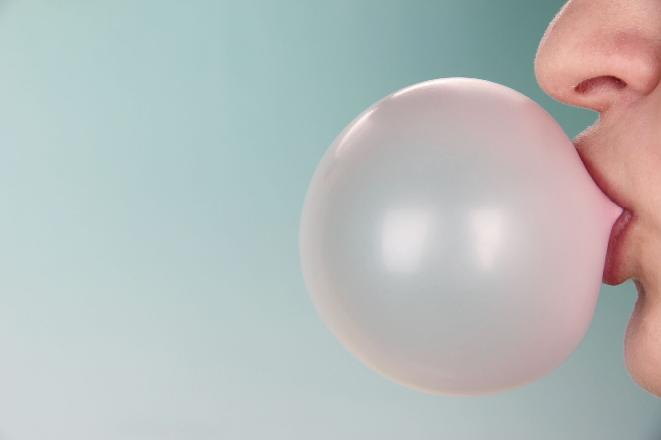 Come combattere lo stress masticando un chewing gum