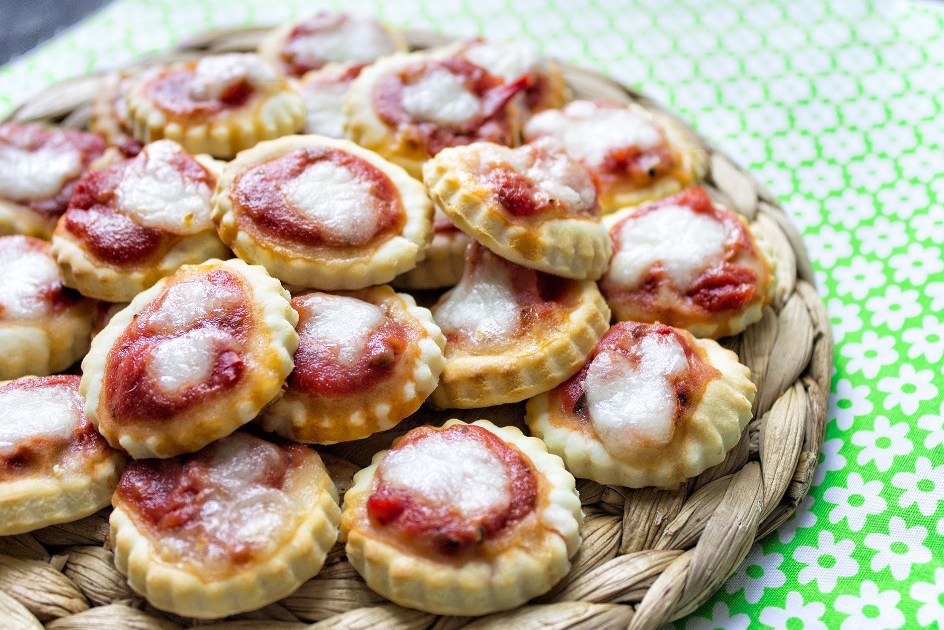 Pizzette alla ricotta senza lievitazione