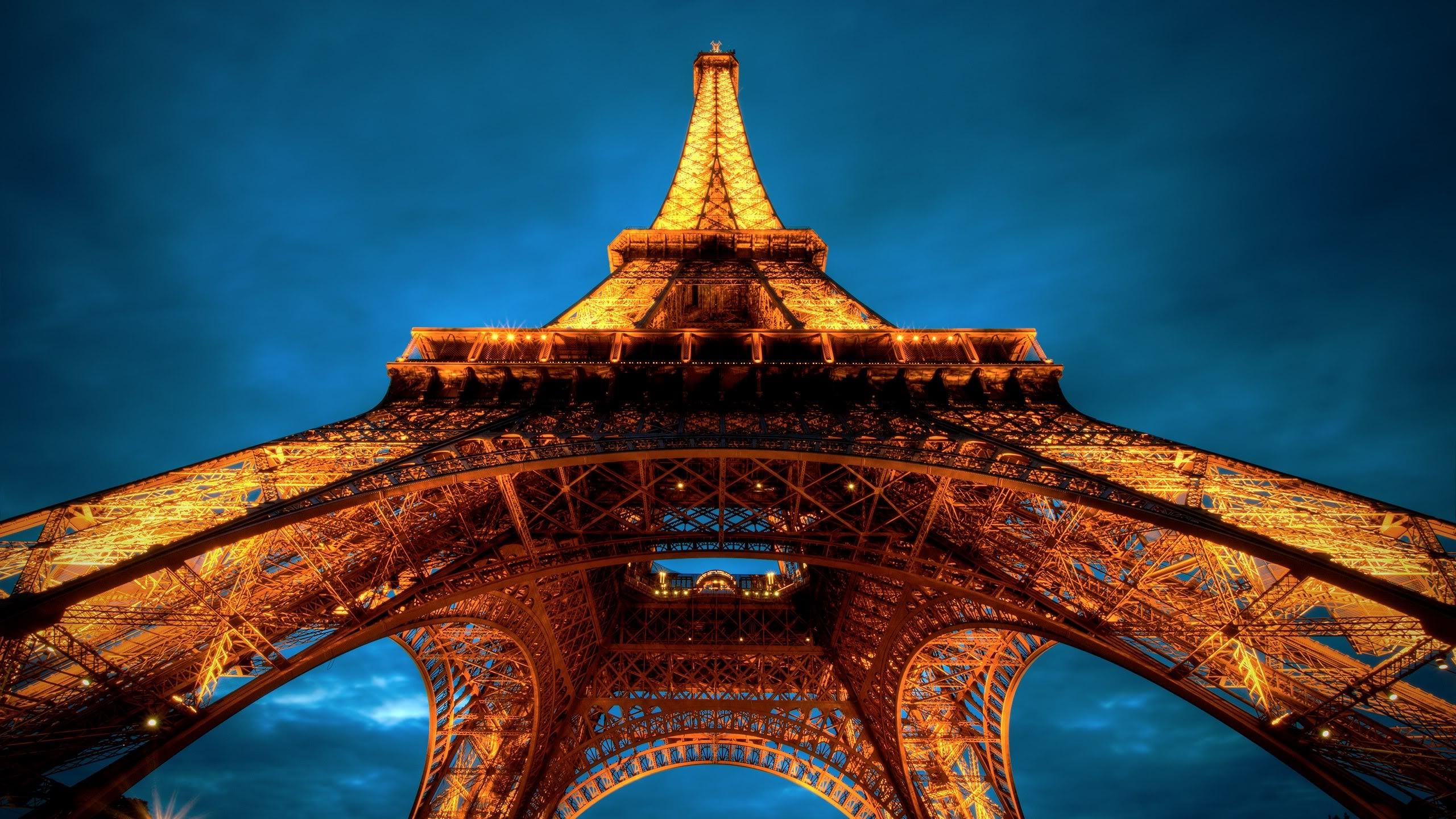 Come vincere una notte nella Tour Eiffel