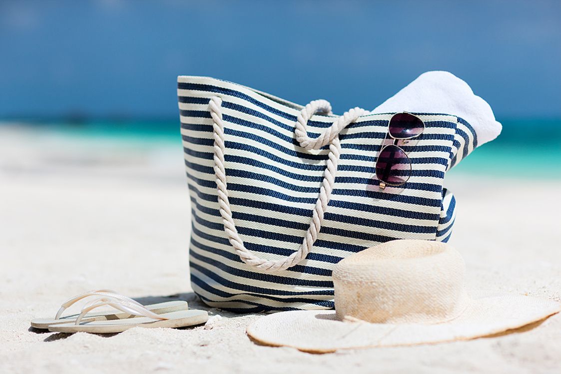 Cosa non può mancare nella tua borsa da spiaggia