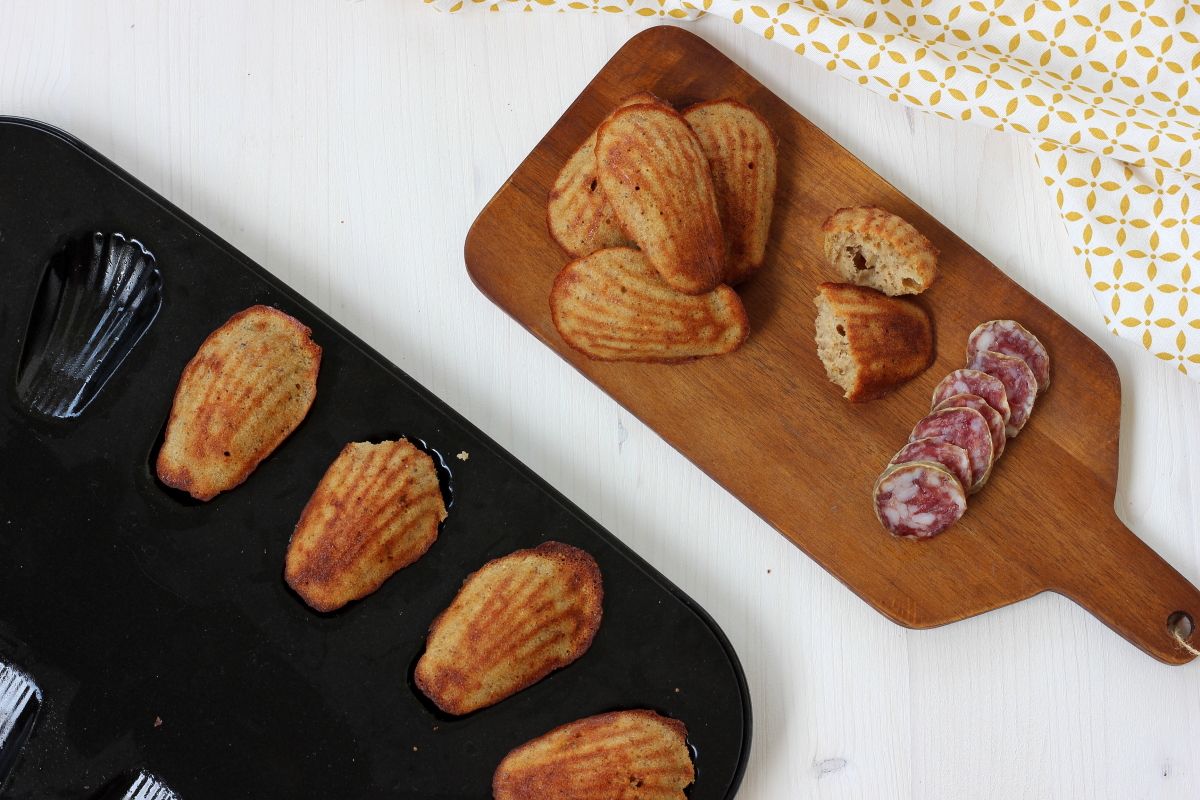 Madeleines salate con noci grana e aceto balsamico