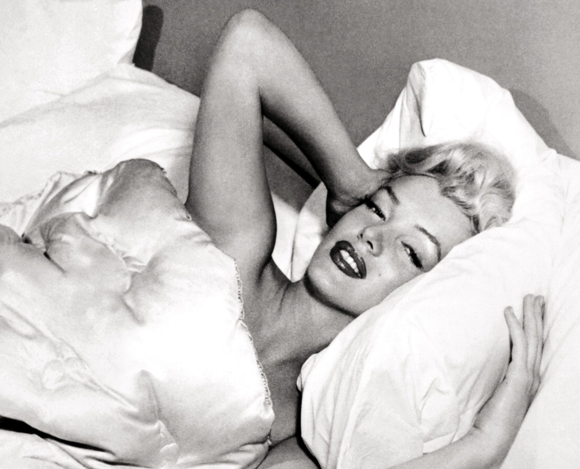 Perché dormire nudi fa bene?