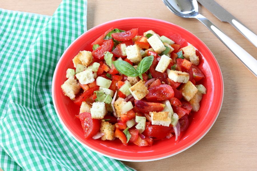 La ricetta rivisitata della panzanella