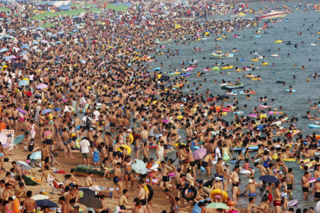 persone in spiaggia