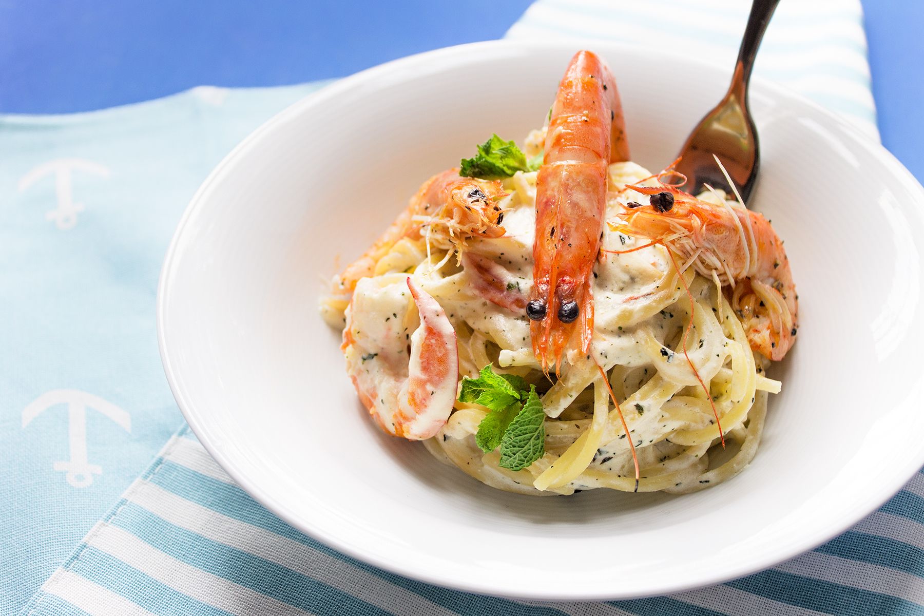 Spaghetti ricotta, gamberi e menta