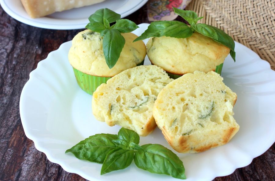 Muffin parmigiano e basilico