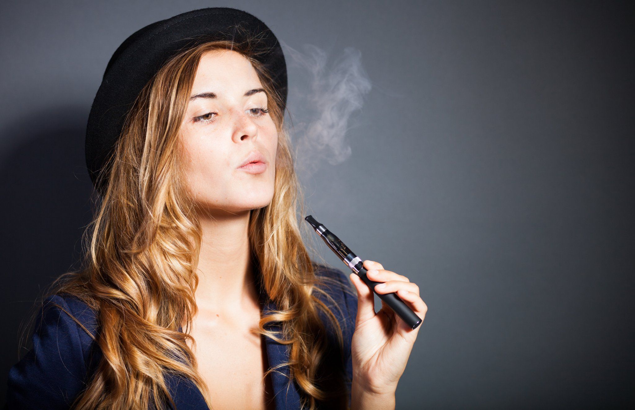 La sigaretta elettronica fa male quanto il fumo