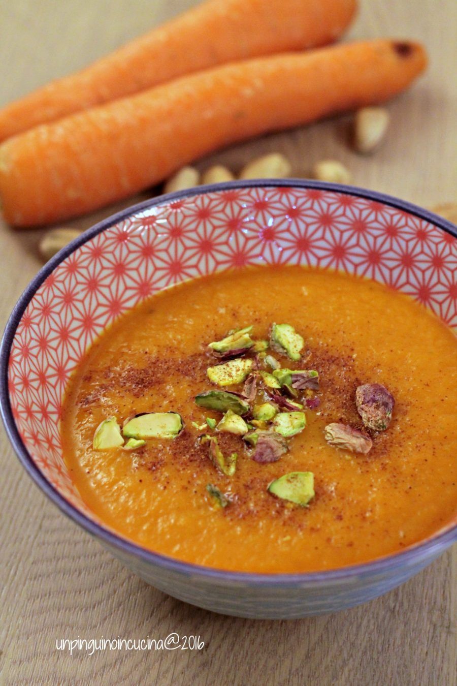 Gazpacho di carote, curcuma e mango