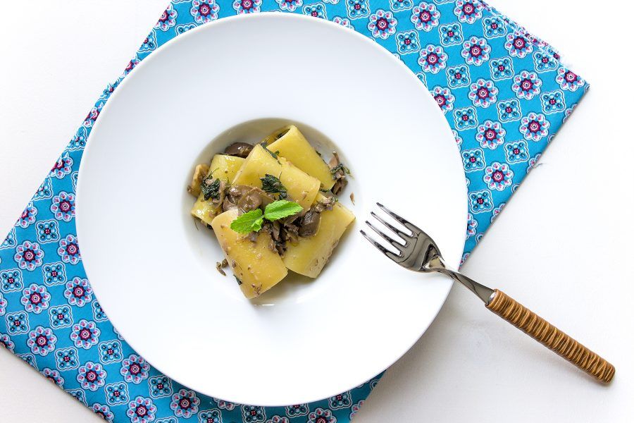 paccheri-pesto-olive-1-contemporaneo-food