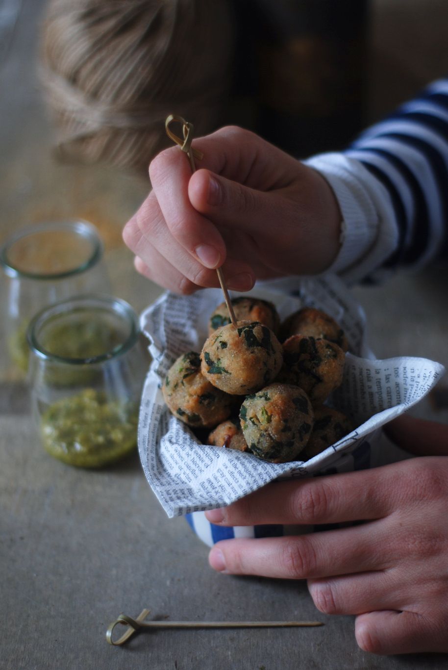 polpette-di-pane-al-prezzemolo-e-pesto-di-noci-6