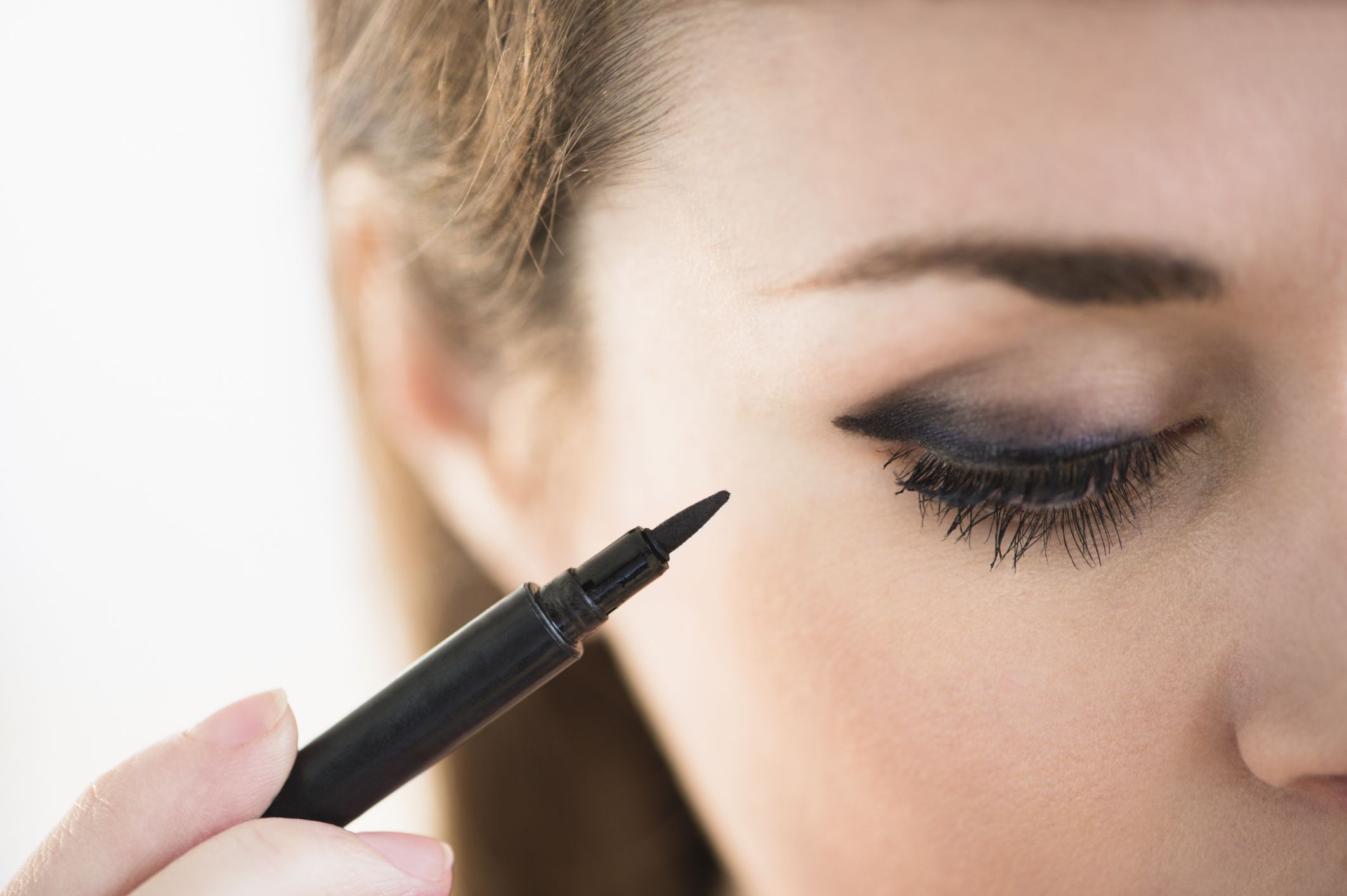 Come si applica l’eyeliner sugli occhi cadenti