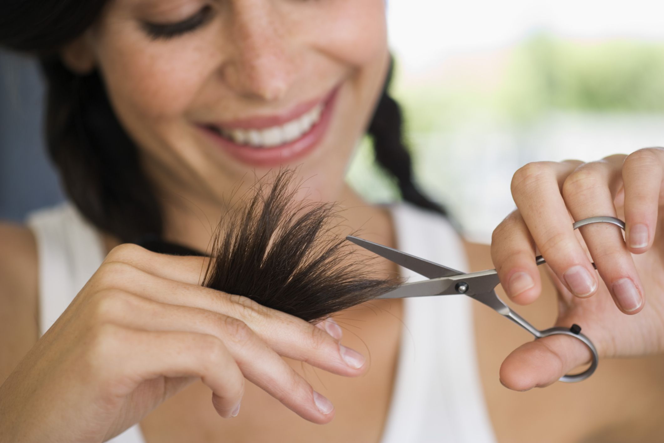Come tagliare i capelli a caschetto da sole