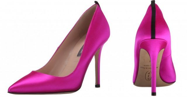Le scarpe di Sarah Jessica Parker, in vendita su Amazon: decollete fucsia con tacco a spillo