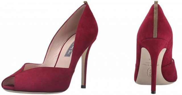 Le scarpe di Sarah Jessica Parker, in vendita su Amazon: decollete rosse