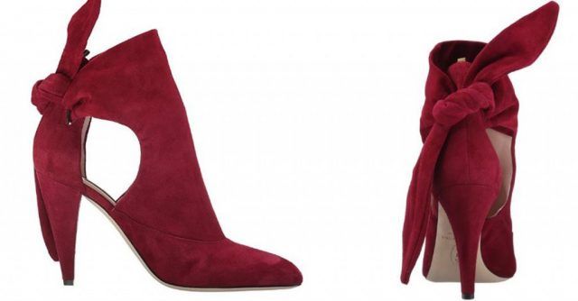 Le scarpe di Sarah Jessica Parker, in vendita su Amazon: ankle boot rossi