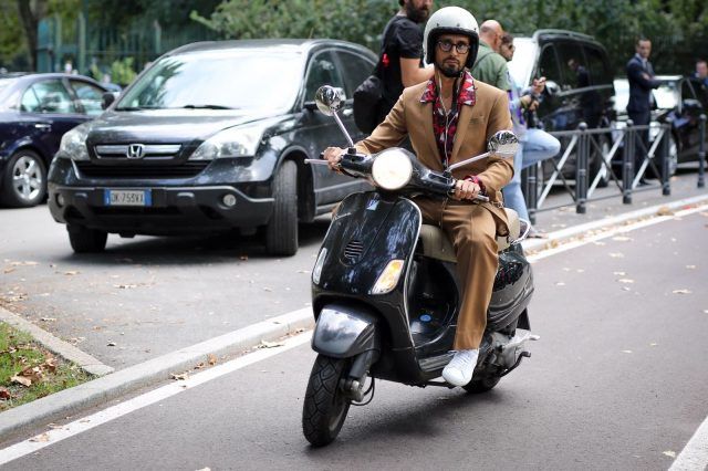 Milano Fashion Week, street style del secondo giorno: Simone Marchetti, giornalista di moda