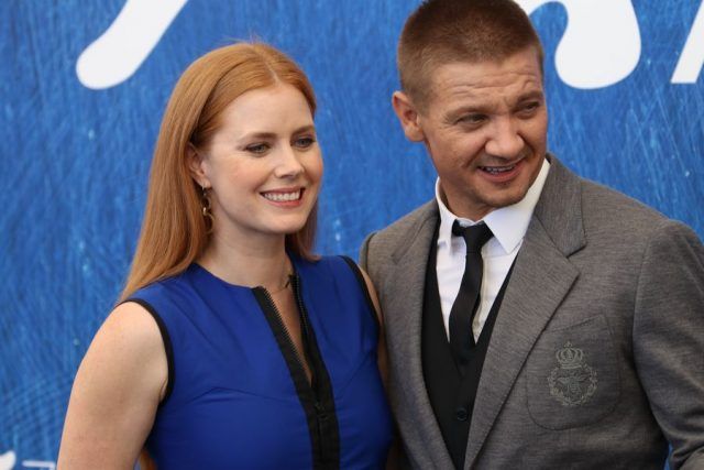 Amy Adams e Jeremy Renner al photocall del film Arrival