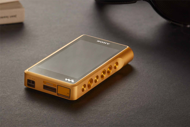 Il nuovo Premium Walkman ricoperto d'oro