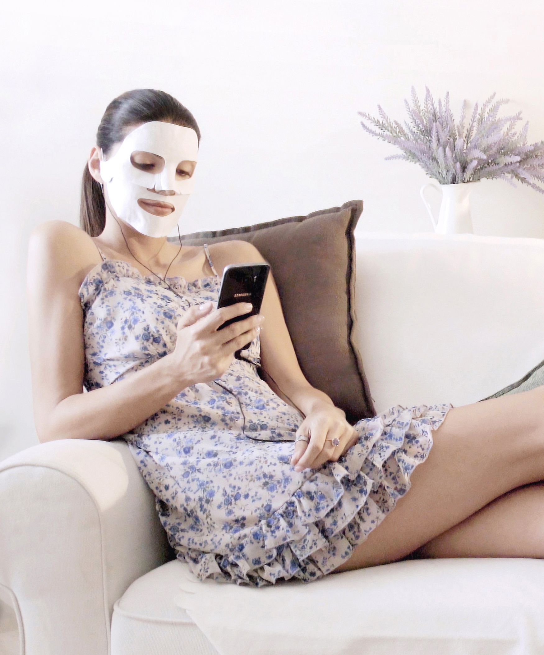 La prima maschera per il viso che si attiva con il cellulare