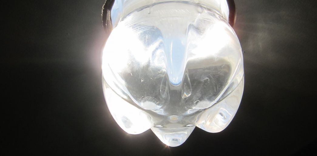 Come realizzare una lampadina con acqua e candeggina