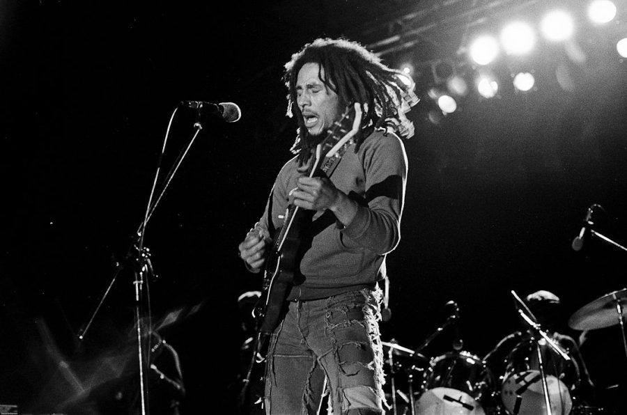 arts_music_reggae_20_jam_marley_bob_1945_1981_pic_marley_bob_guitar_1975