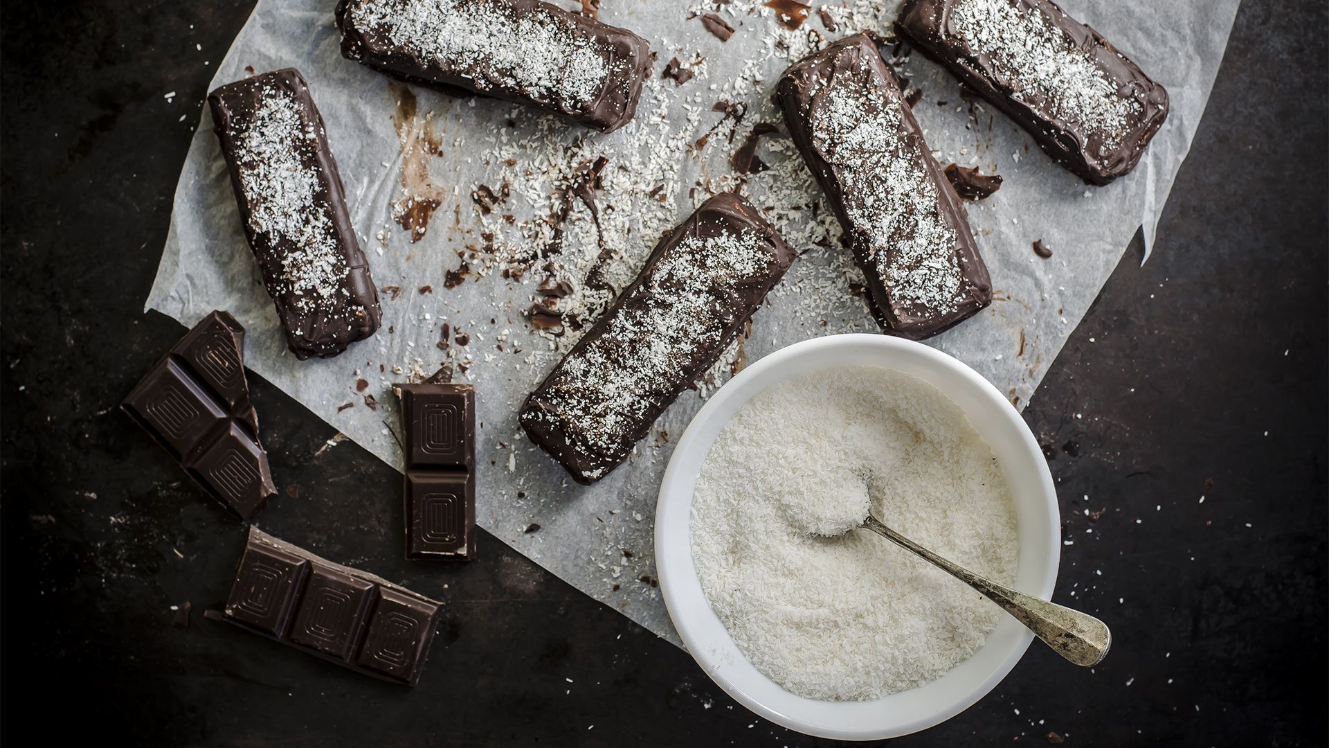 Come preparare delle gustose barrette al cocco e cioccolato