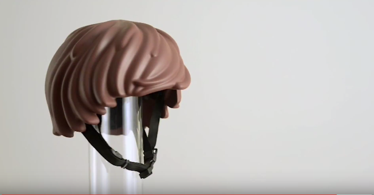 Il casco da bici che vi trasforma in Playmobil