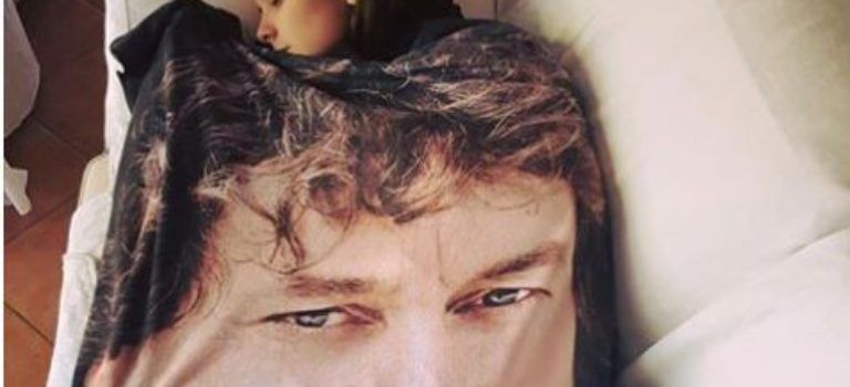 Dove si compra la coperta con il faccione di Alberto Angela?